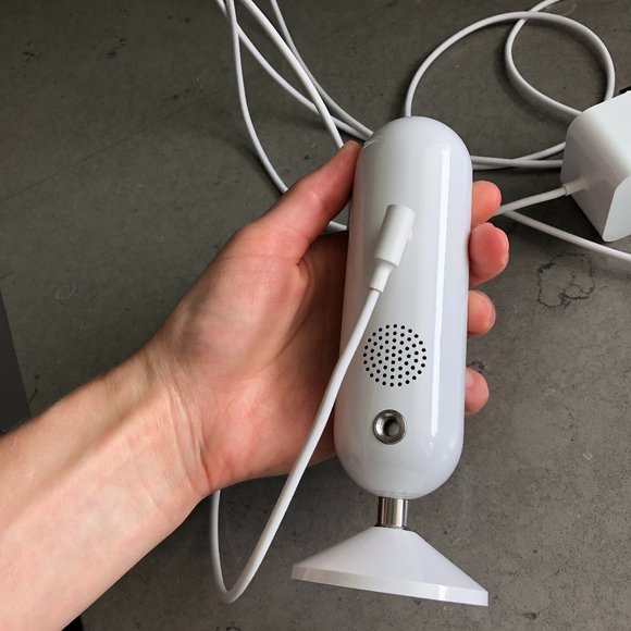 EUC: Amazon Echo Look Styling Assistant - Picture 6 of 11